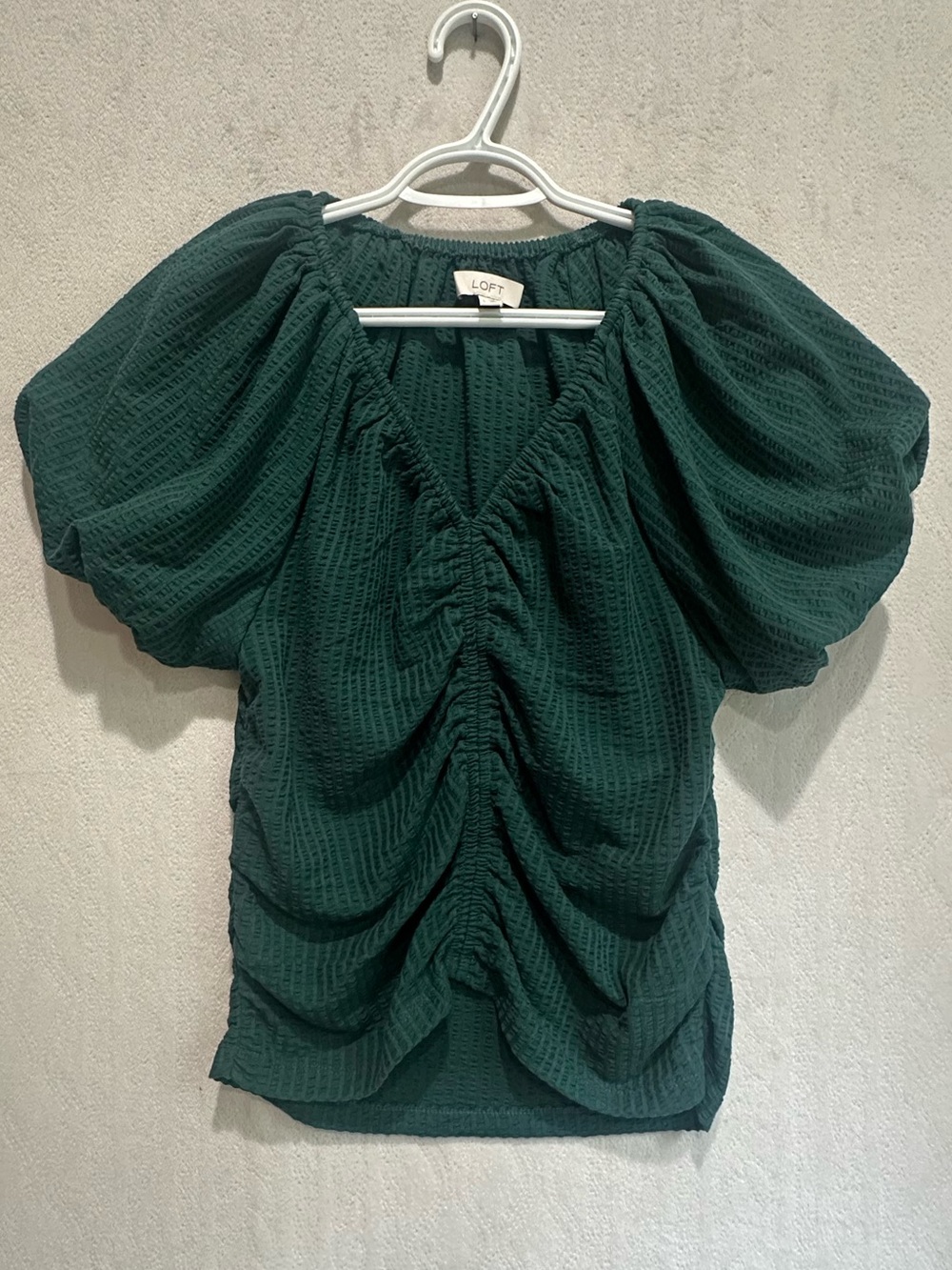 LOFT Forest Green Textured V-Neck Puff Sleeve Top Sz Large Going Out Top